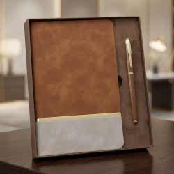 Toptan Kutulu Altın Şeritli Deri Defter Ve Kahverengi Metal Roller Kalem Set